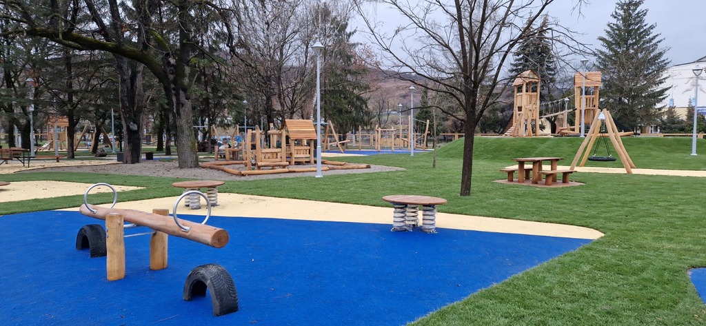 Spatiu de joaca amenajat de Playzone Concept in Parcul Central Odorheiu Secuiesc